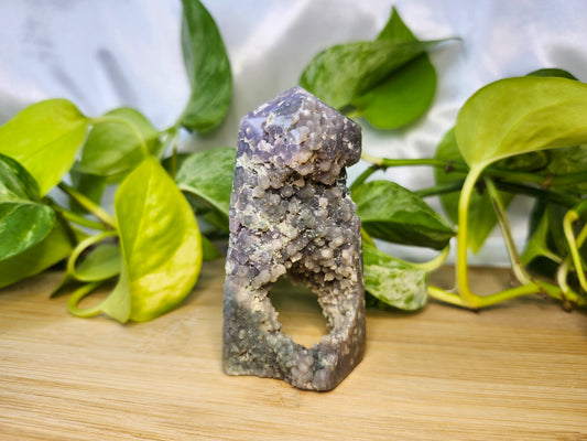 GRAPE AGATE TOWER