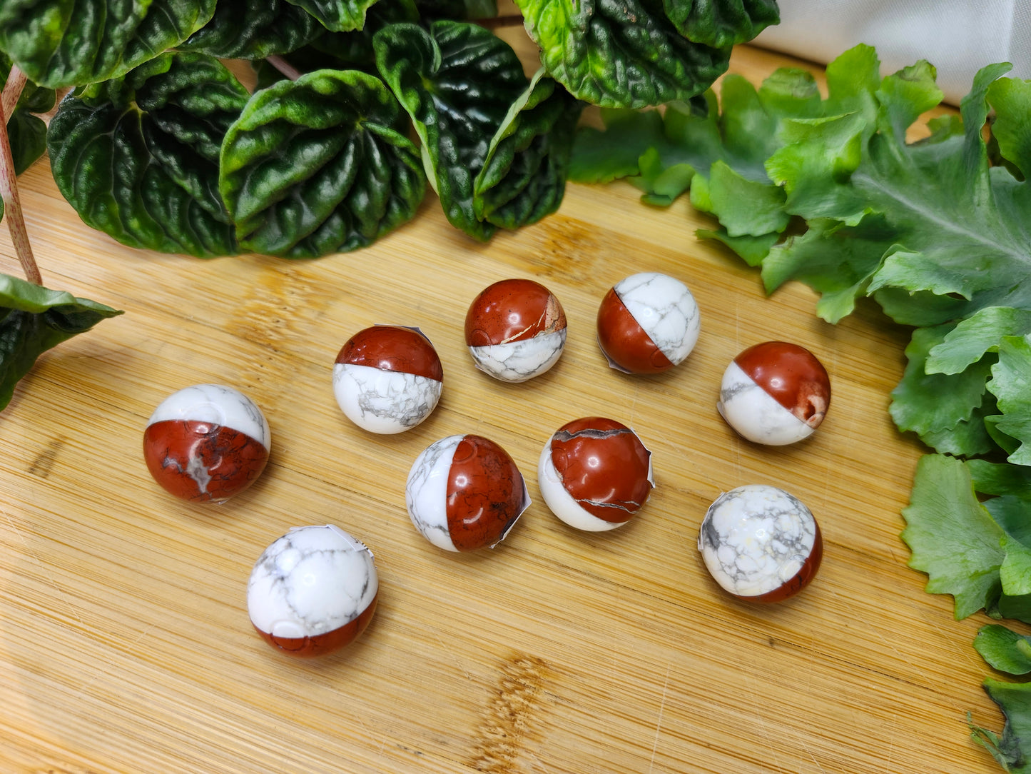 RED JASPER & HOWLITE POKEBALL SM