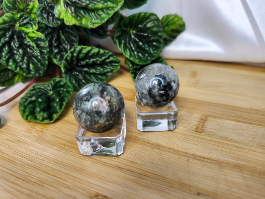 GARDEN QUARTZ SPHERE