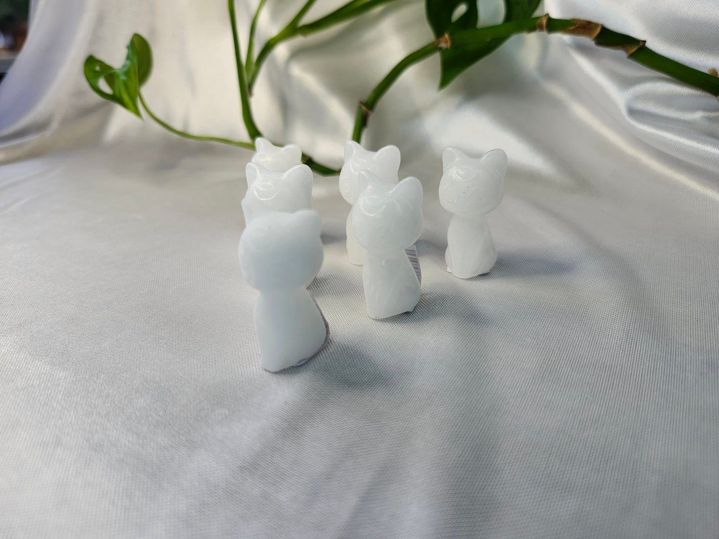 WHITE JADE LUNA