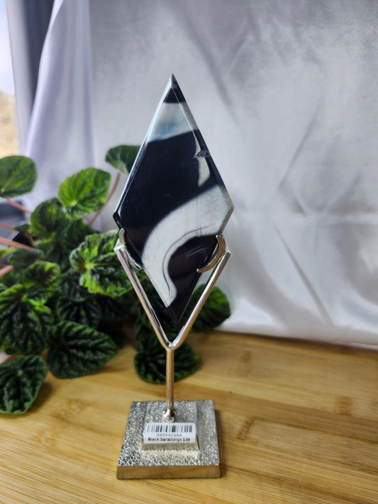 BLACK SARADONYX DIAMOND W/STAND
