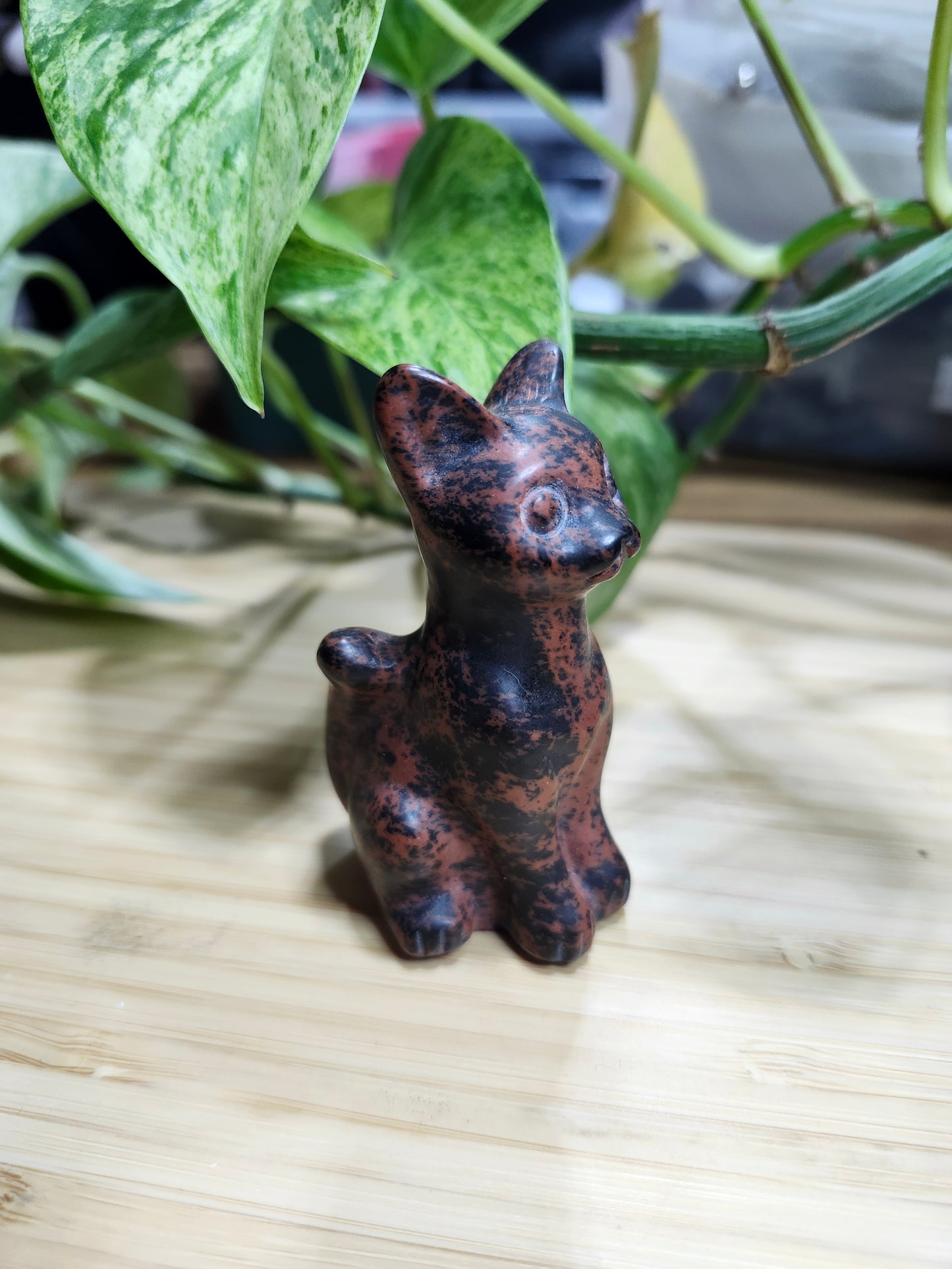 MAHOGANY OBSIDIAN SITTING CAT