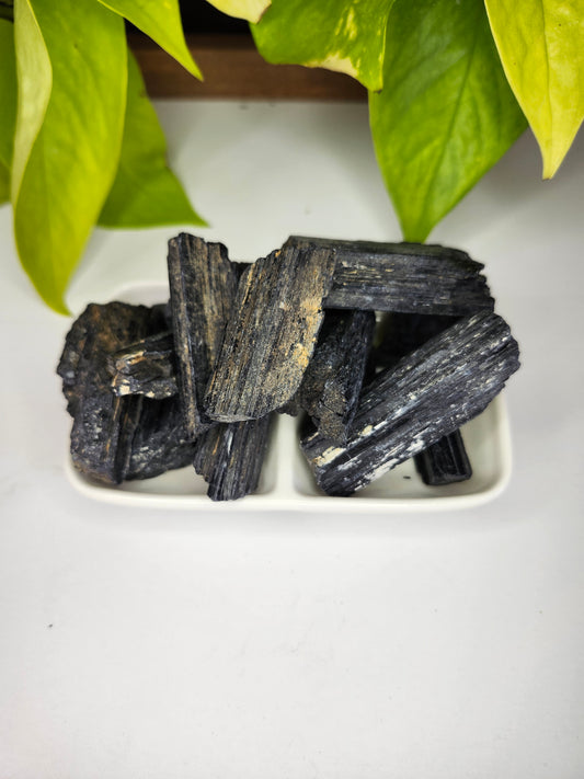 BLACK TOURMALINE ROUGH STONE