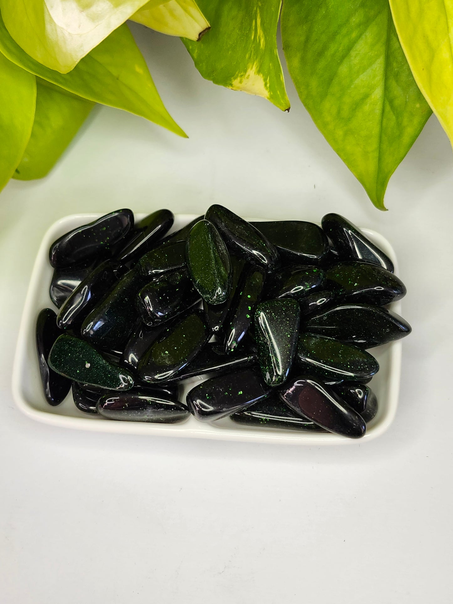 GREEN GOLDSTONE TUMBLED STONE