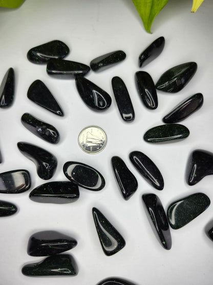 GREEN GOLDSTONE TUMBLED STONE