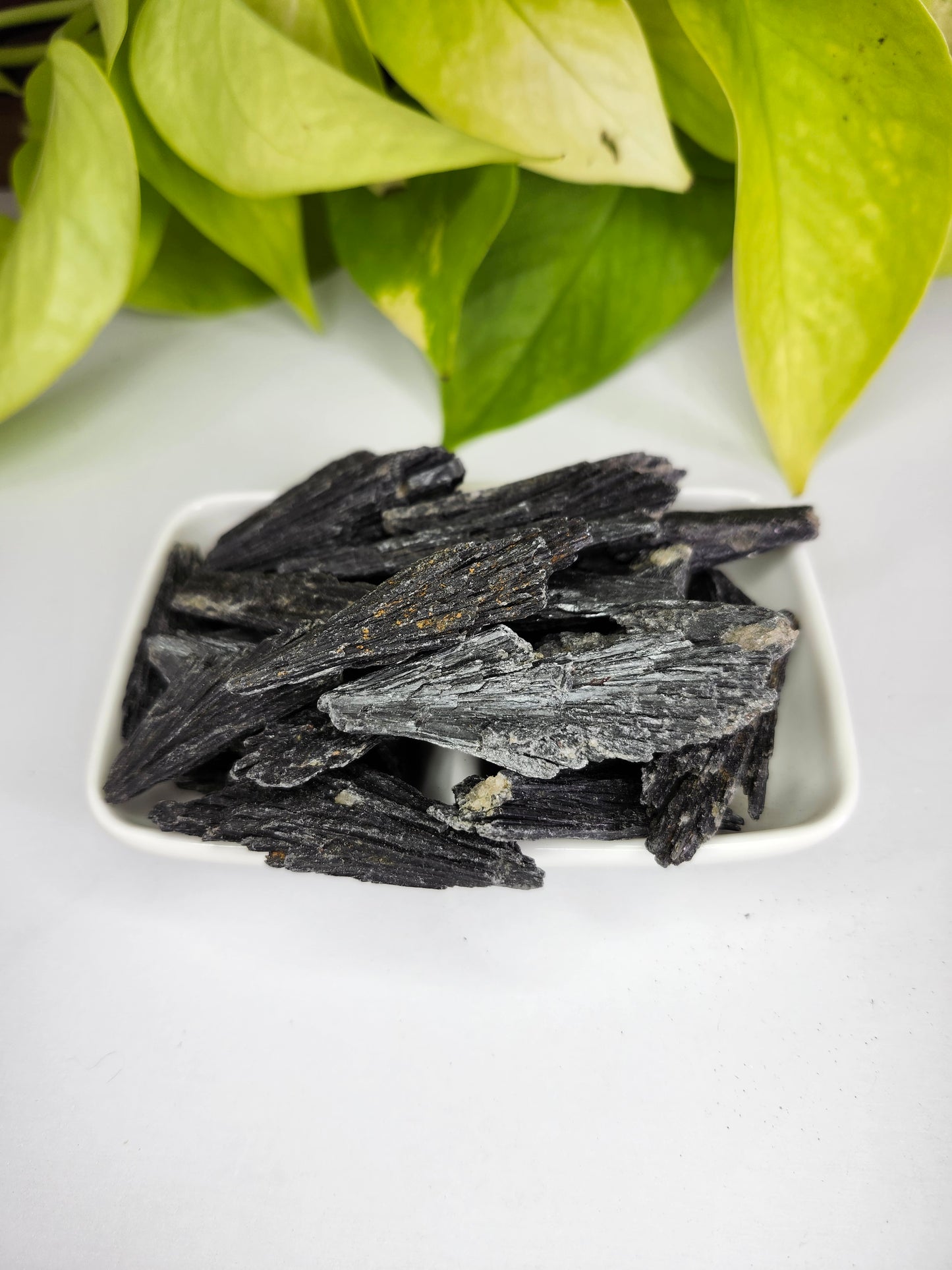 BLACK KYANITE ROUGH STONE