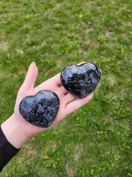 INDIGO GABBRO HEART