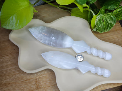 SELENITE DAGGER