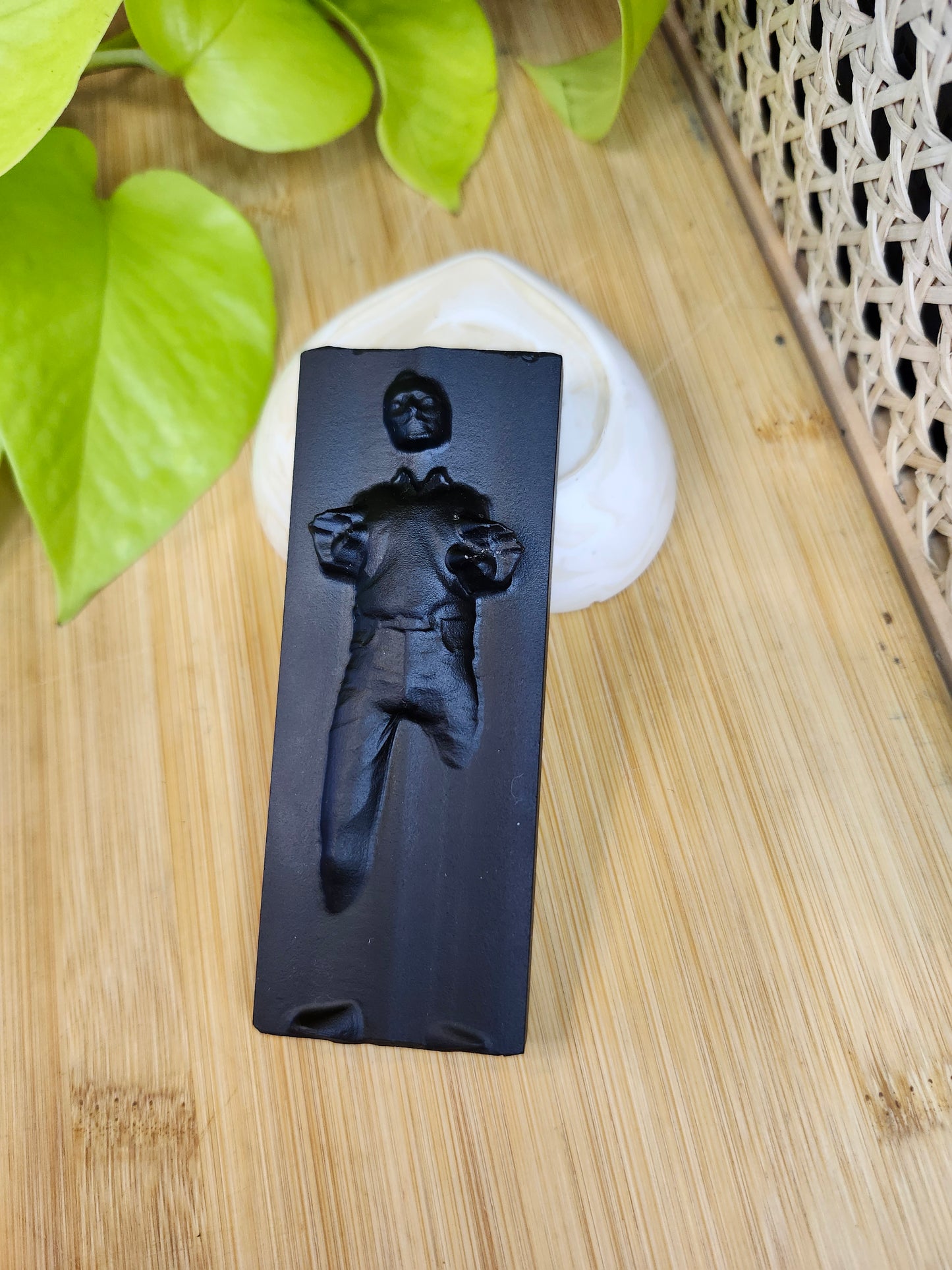 BLACK OBSIDIAN HAN SOLO IN CARBONITE