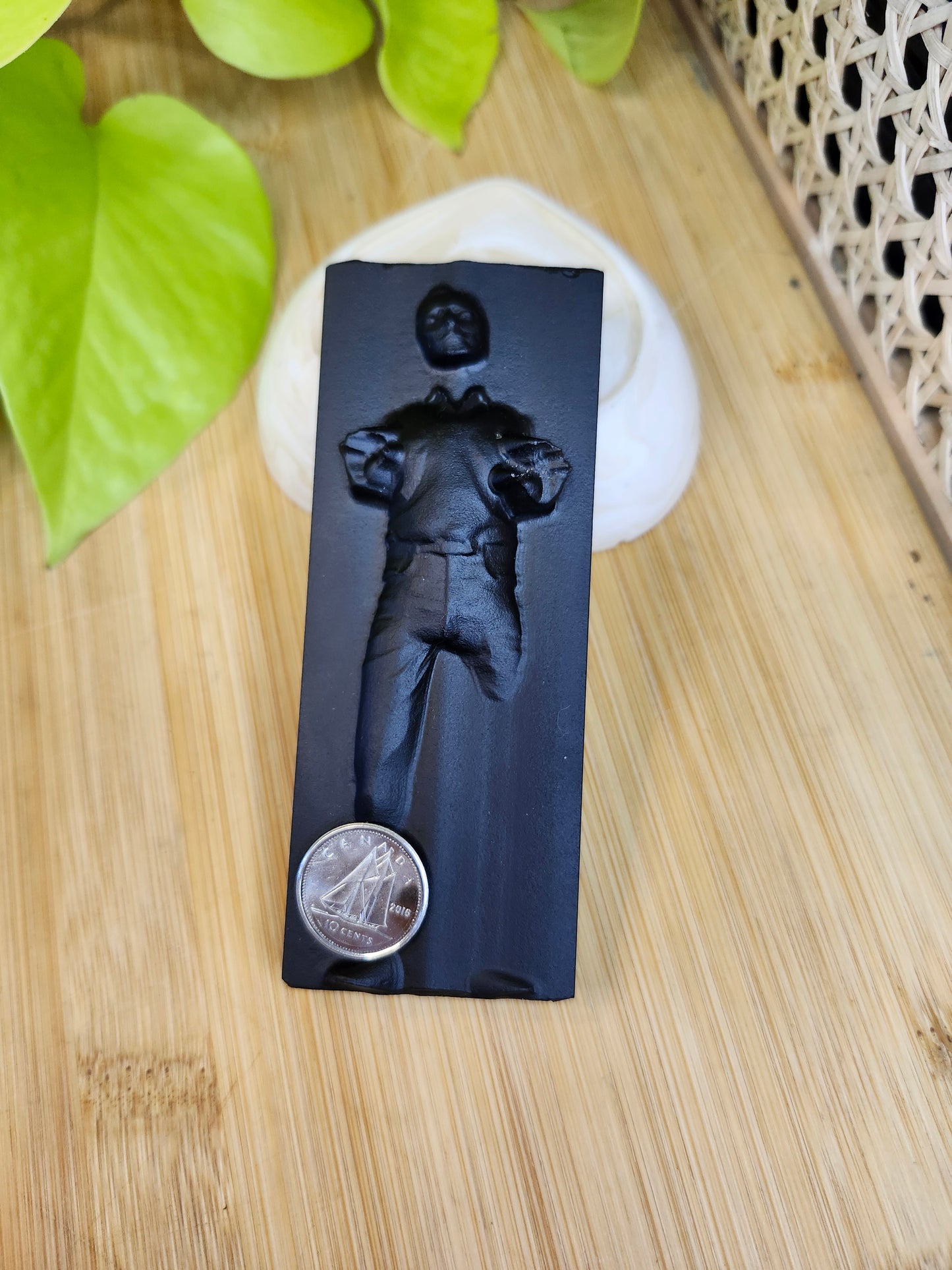 BLACK OBSIDIAN HAN SOLO IN CARBONITE