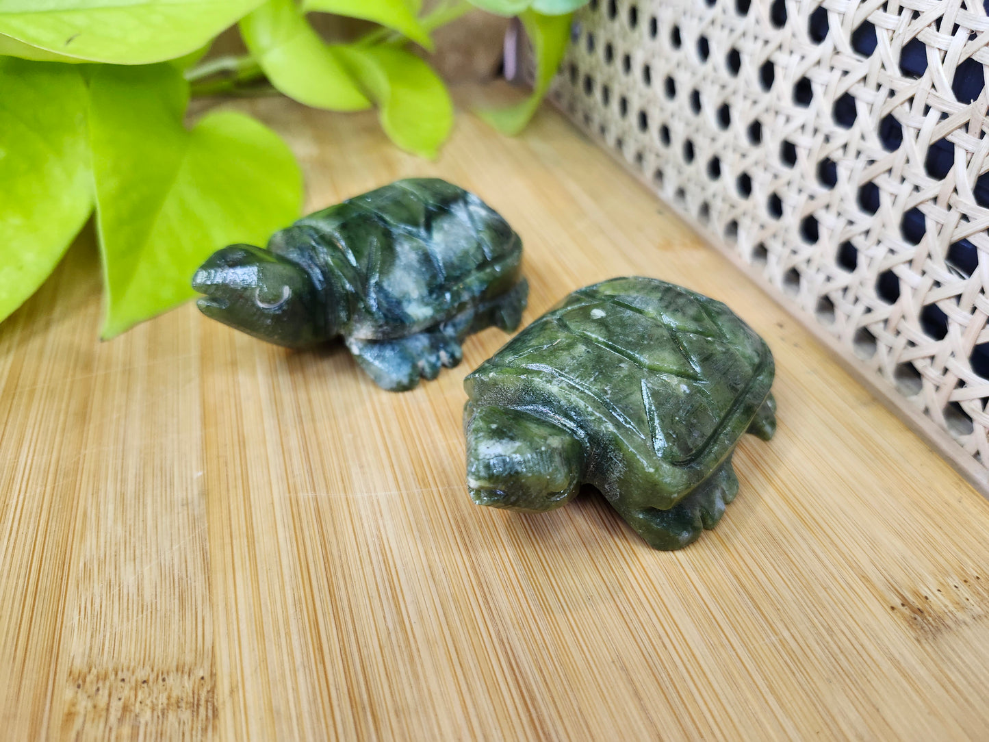 JADE TURTLE (CARVING)