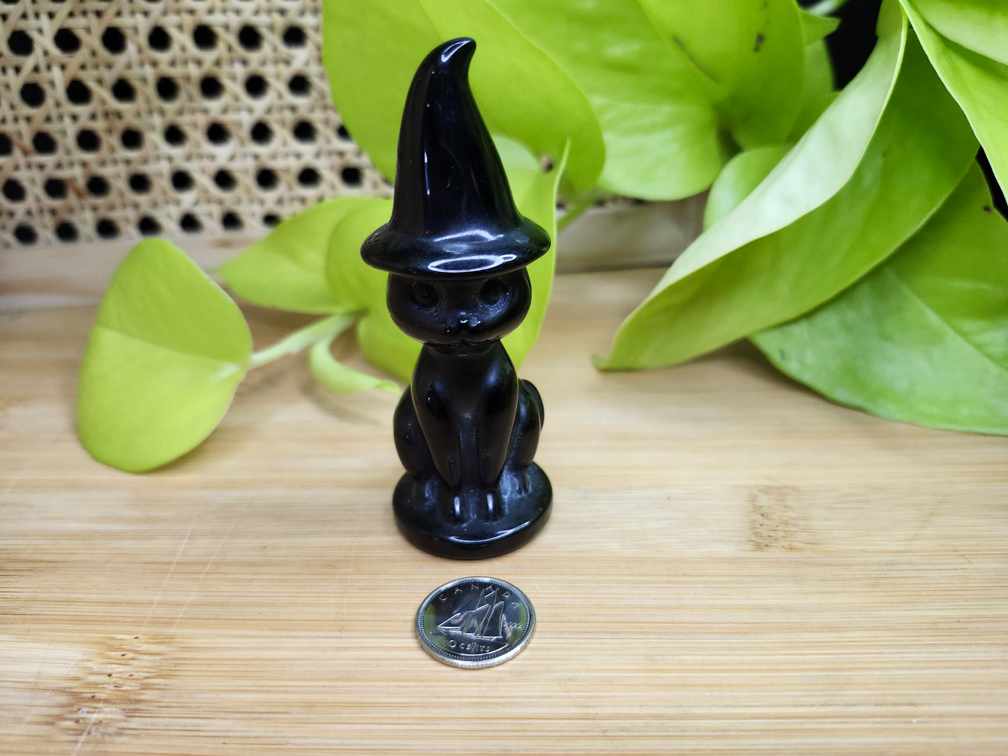 OBSIDIAN CAT WITH HAT (CARVING)