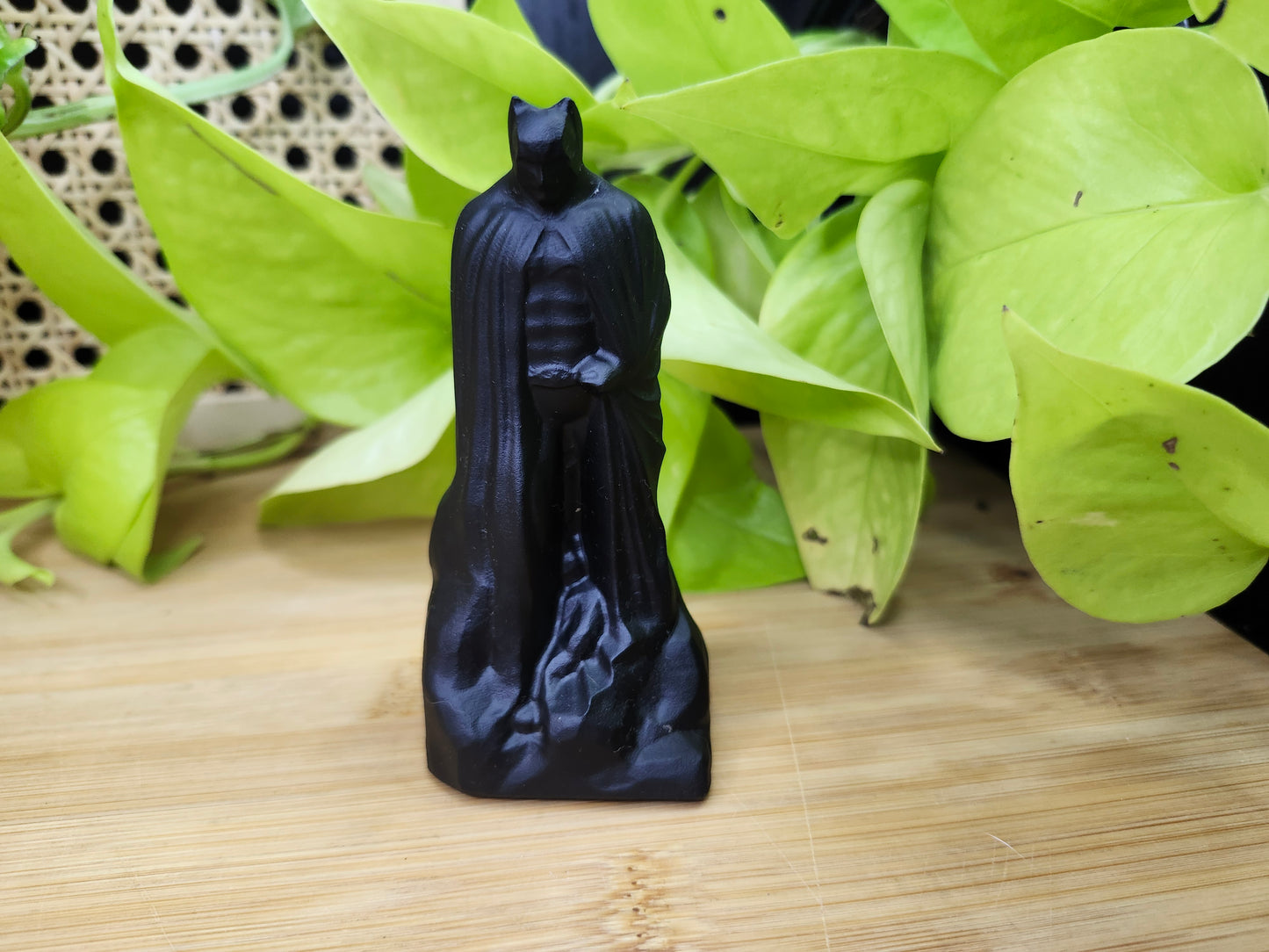 BLACK OBSIDIAN BATMAN (CARVING)