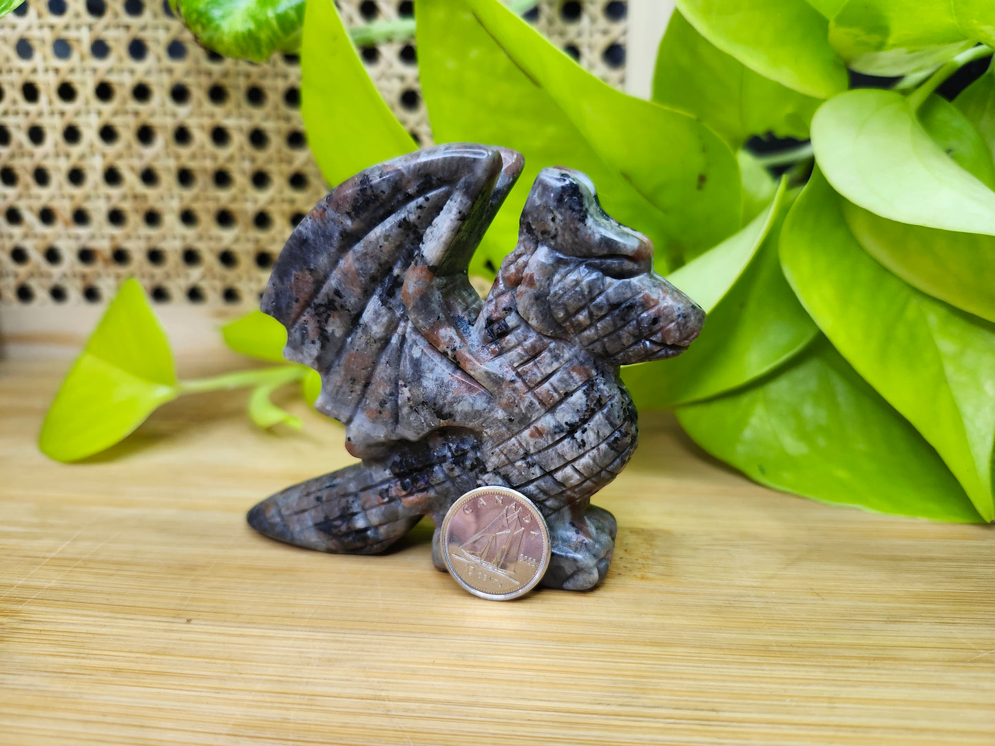 YOOPERLITE DRAGON  (CARVING)