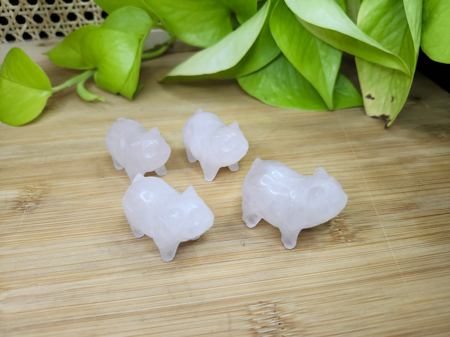 ROSE QUARTZ PIG   (CARVING)