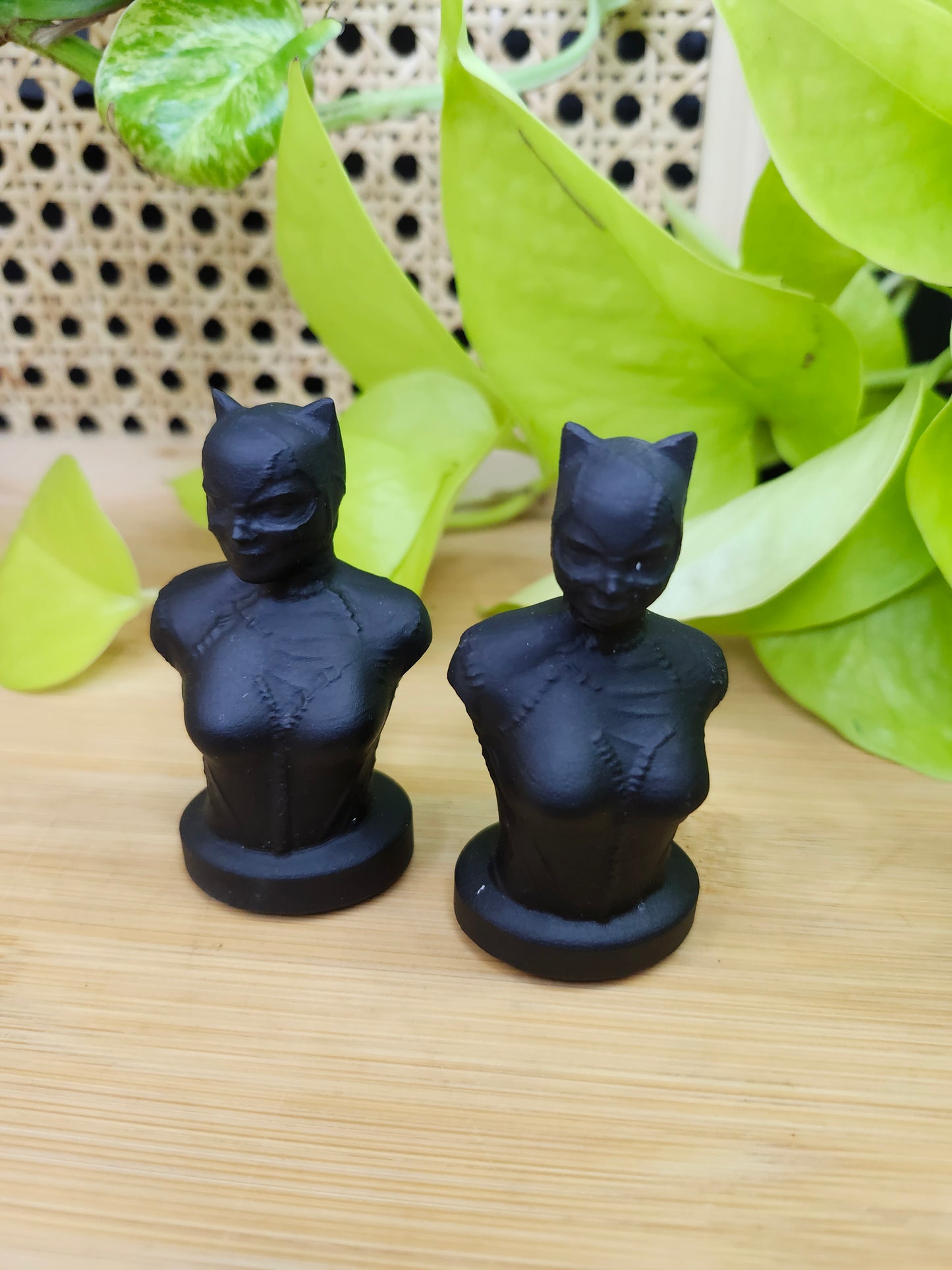 CAT WOMAN BLACK OBSIDIAN BUST (CARVING)