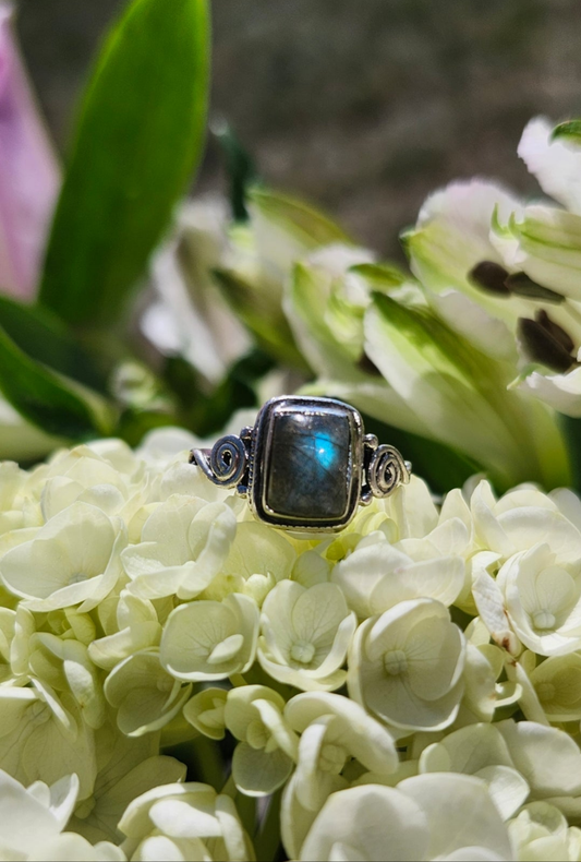 S6.5 LABRADORITE RING .925 STERLING SILVER