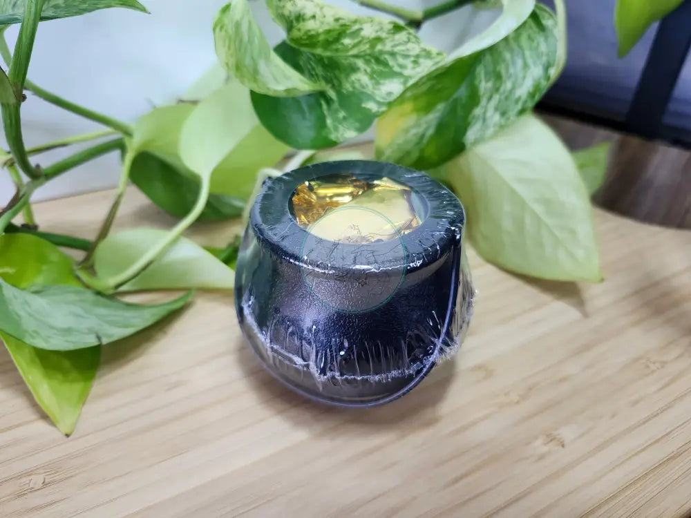 DELUXE CONFETTI CAULDRON