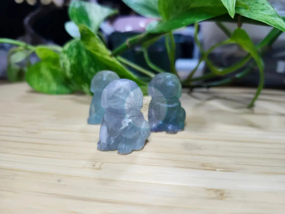 FLUORITE SITTING DOG