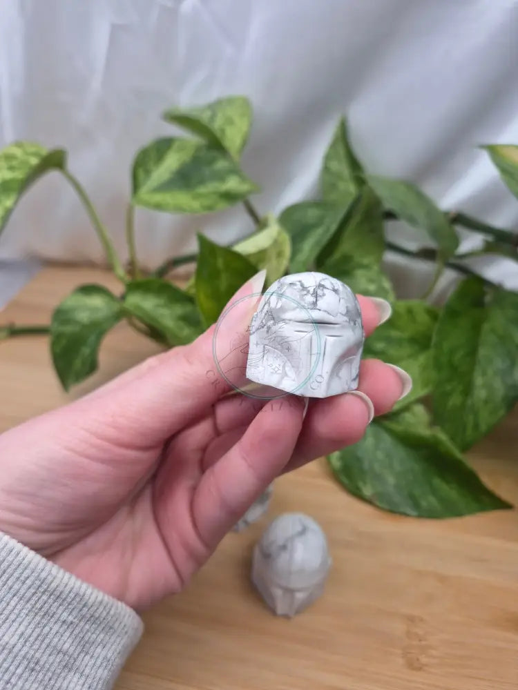 HOWLITE MANDO HELMET