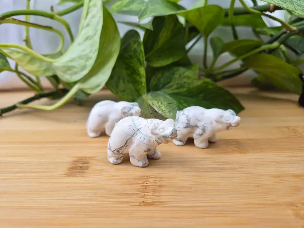 HOWLITE POLAR BEAR