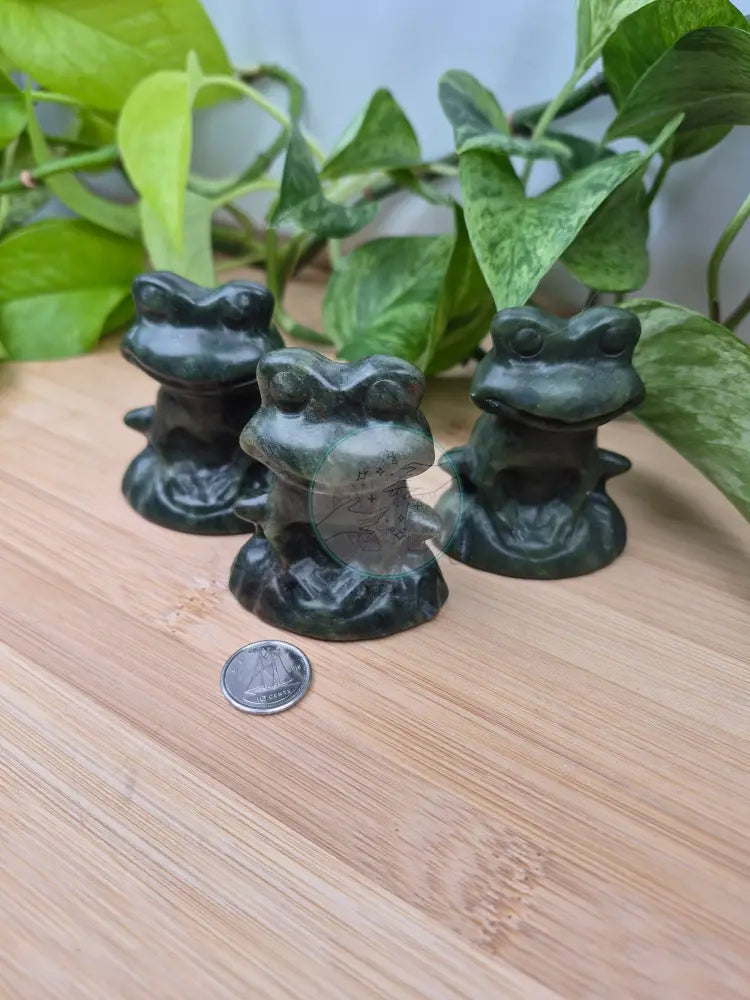 JADE SITTING FROG