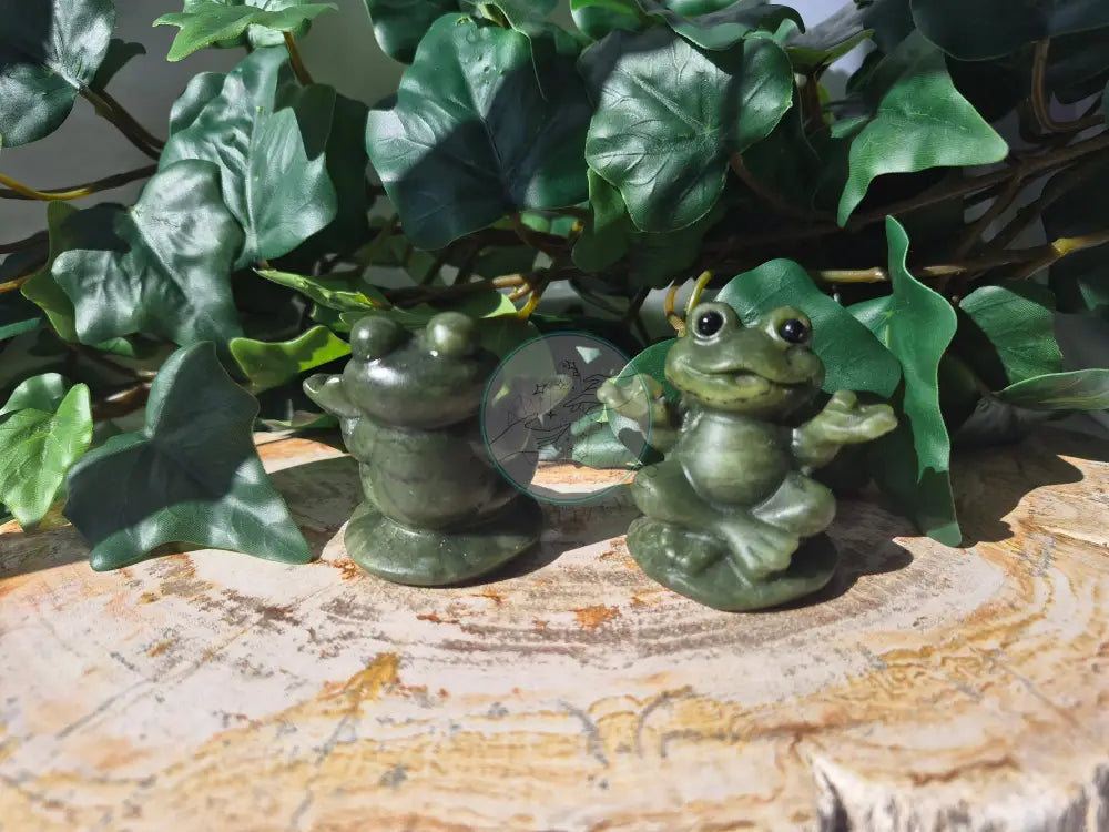 JADE SITTING YOGA FROG