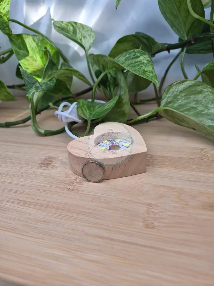 LIGHT BASE SMALL HEART - WHITE