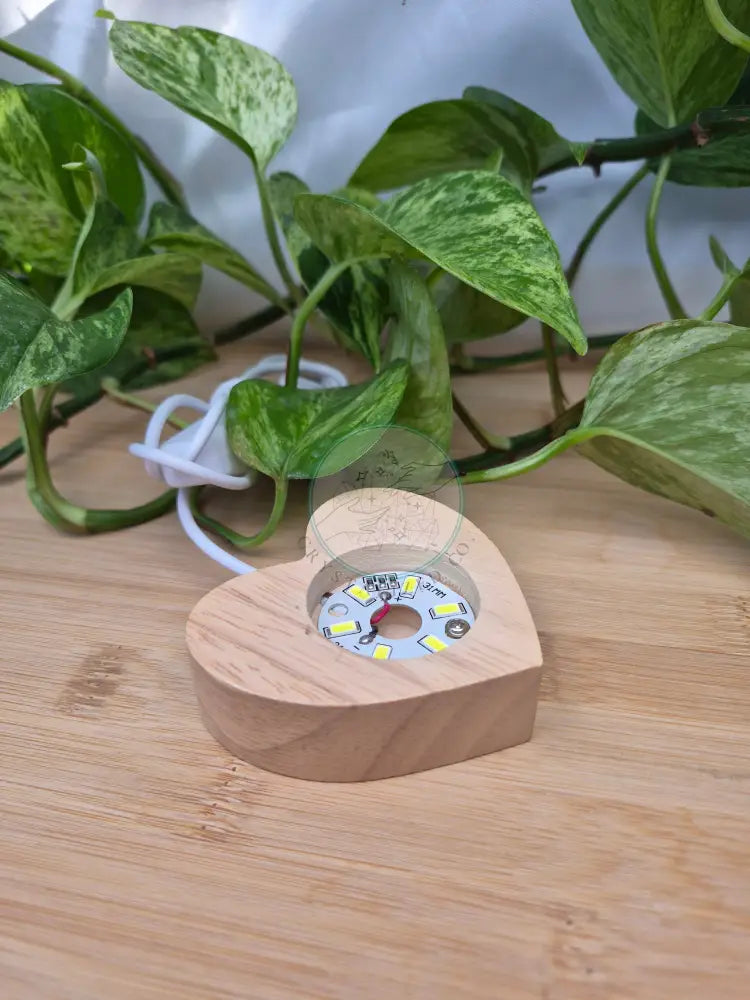 LIGHT BASE SMALL HEART - WHITE