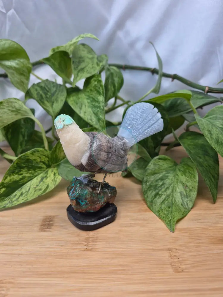 MIXED CRYSTAL EAGLE ON CHRYSCOLLA
