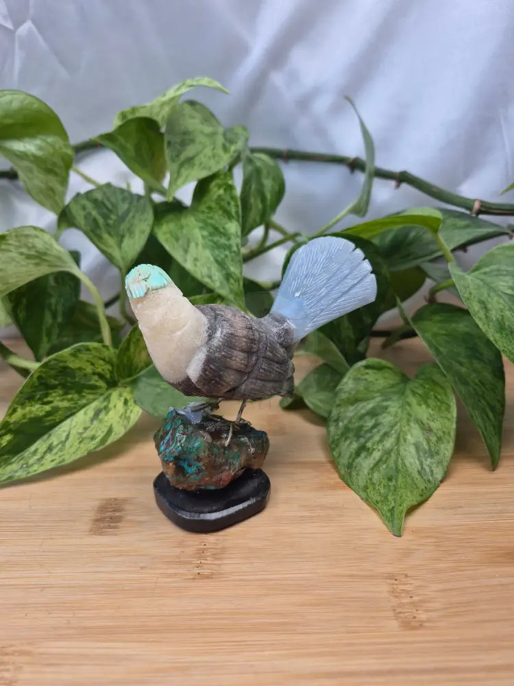 MIXED CRYSTAL EAGLE ON CHRYSCOLLA
