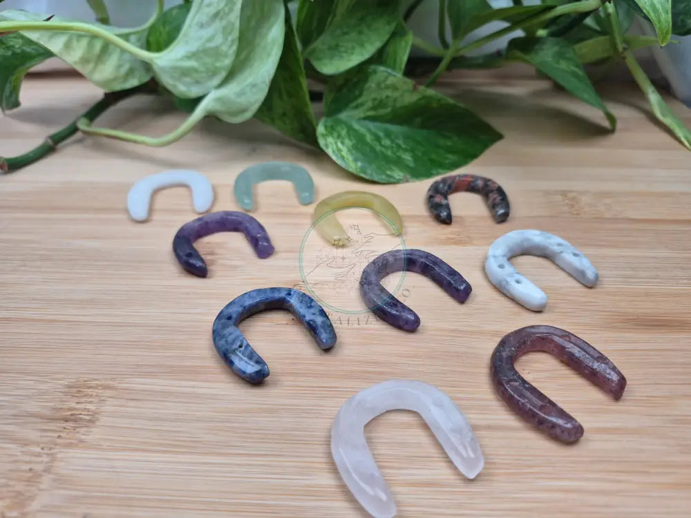 MIXED CRYSTAL HORSESHOE