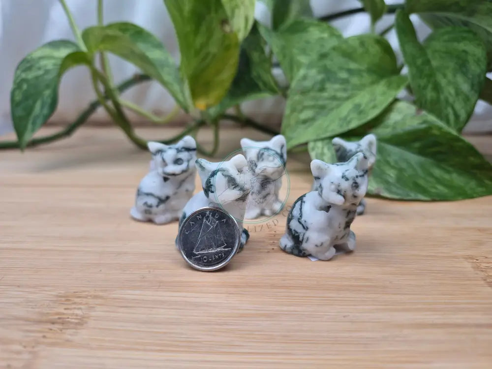 MOSS AGATE SITTING CAT
