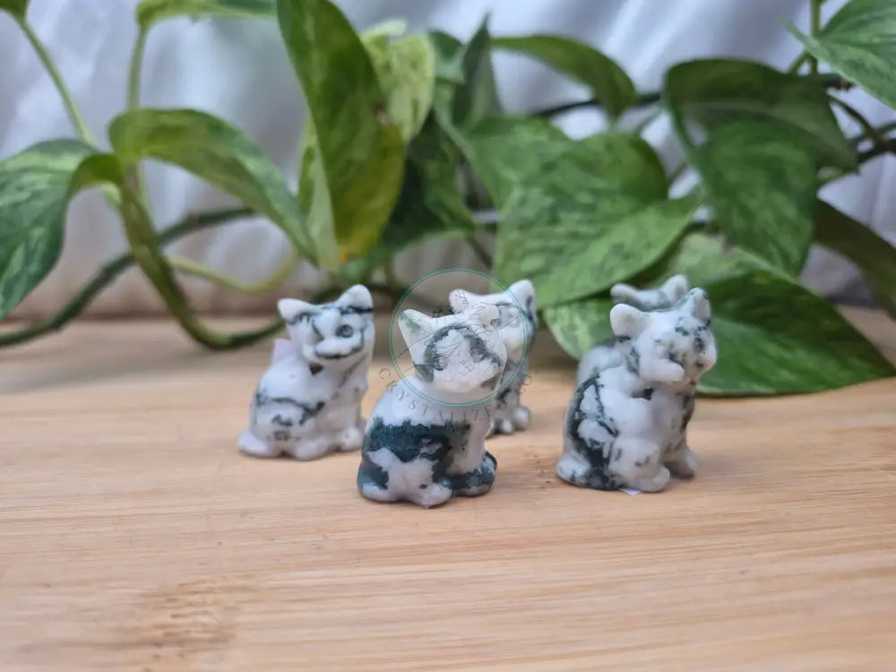 MOSS AGATE SITTING CAT