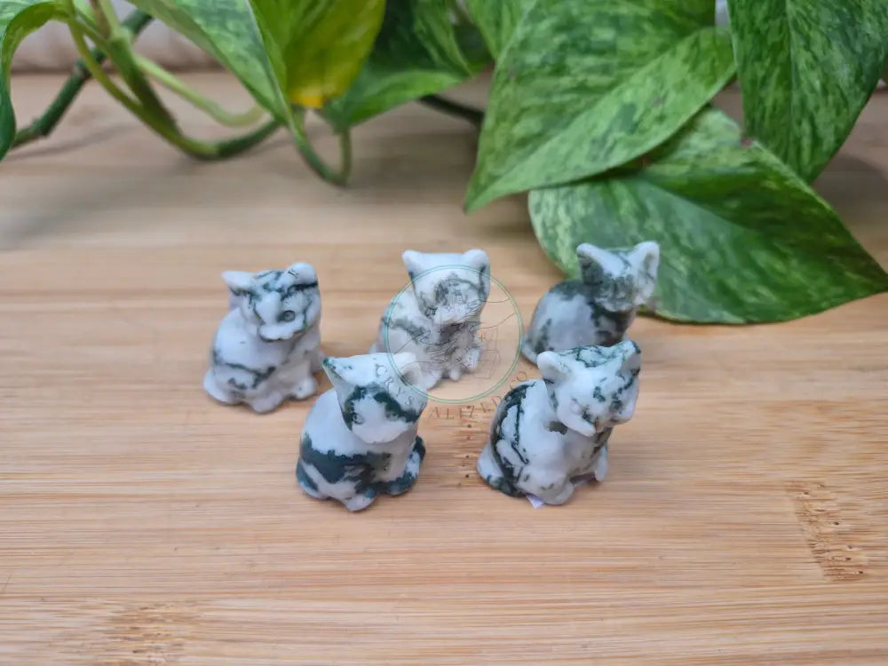 MOSS AGATE SITTING CAT