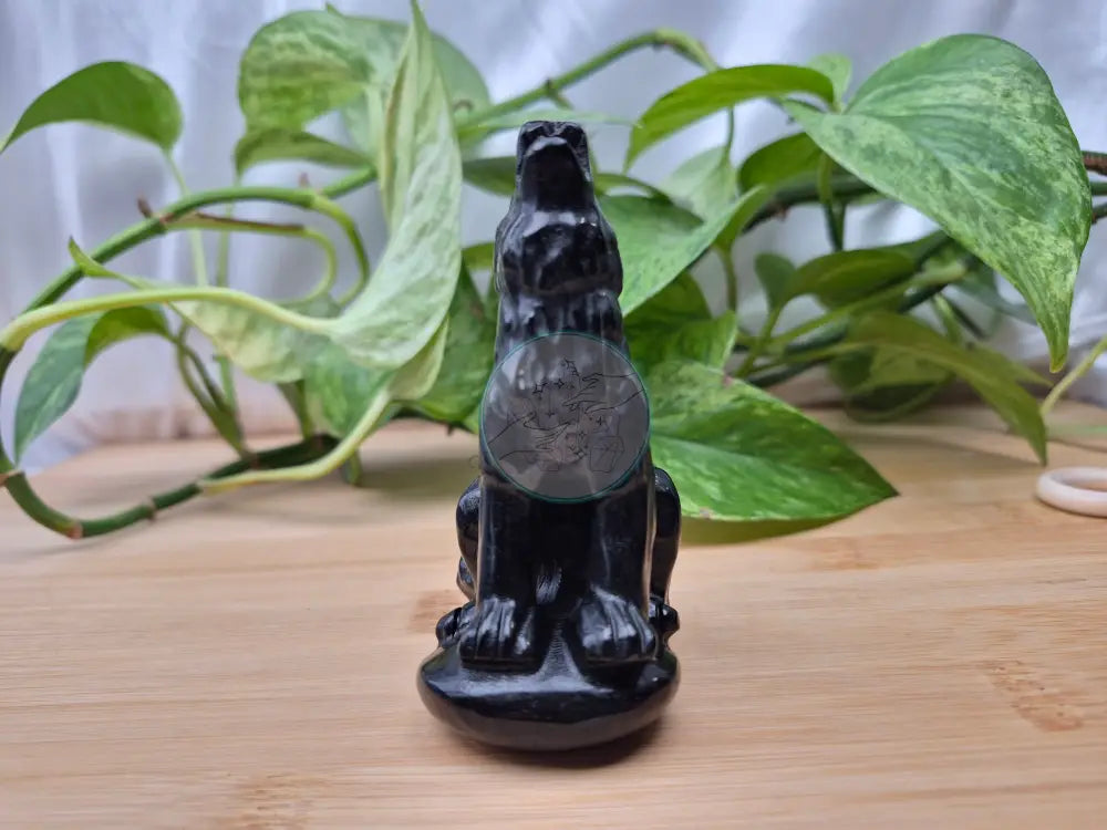 OBSIDIAN HOWLING WOLF