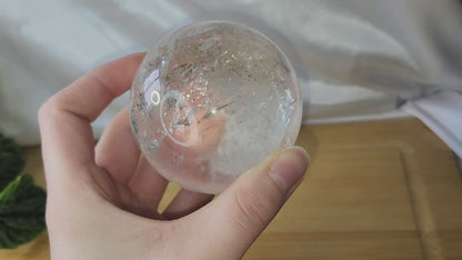 CLEAR QUARTS W/GARDEN SPHERE