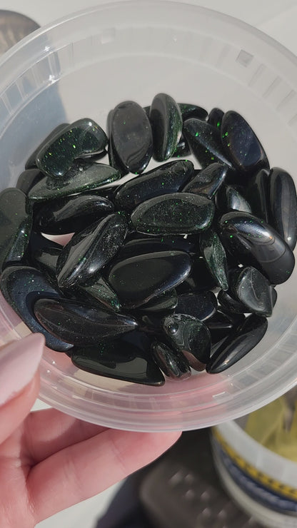 GREEN GOLDSTONE TUMBLED STONE