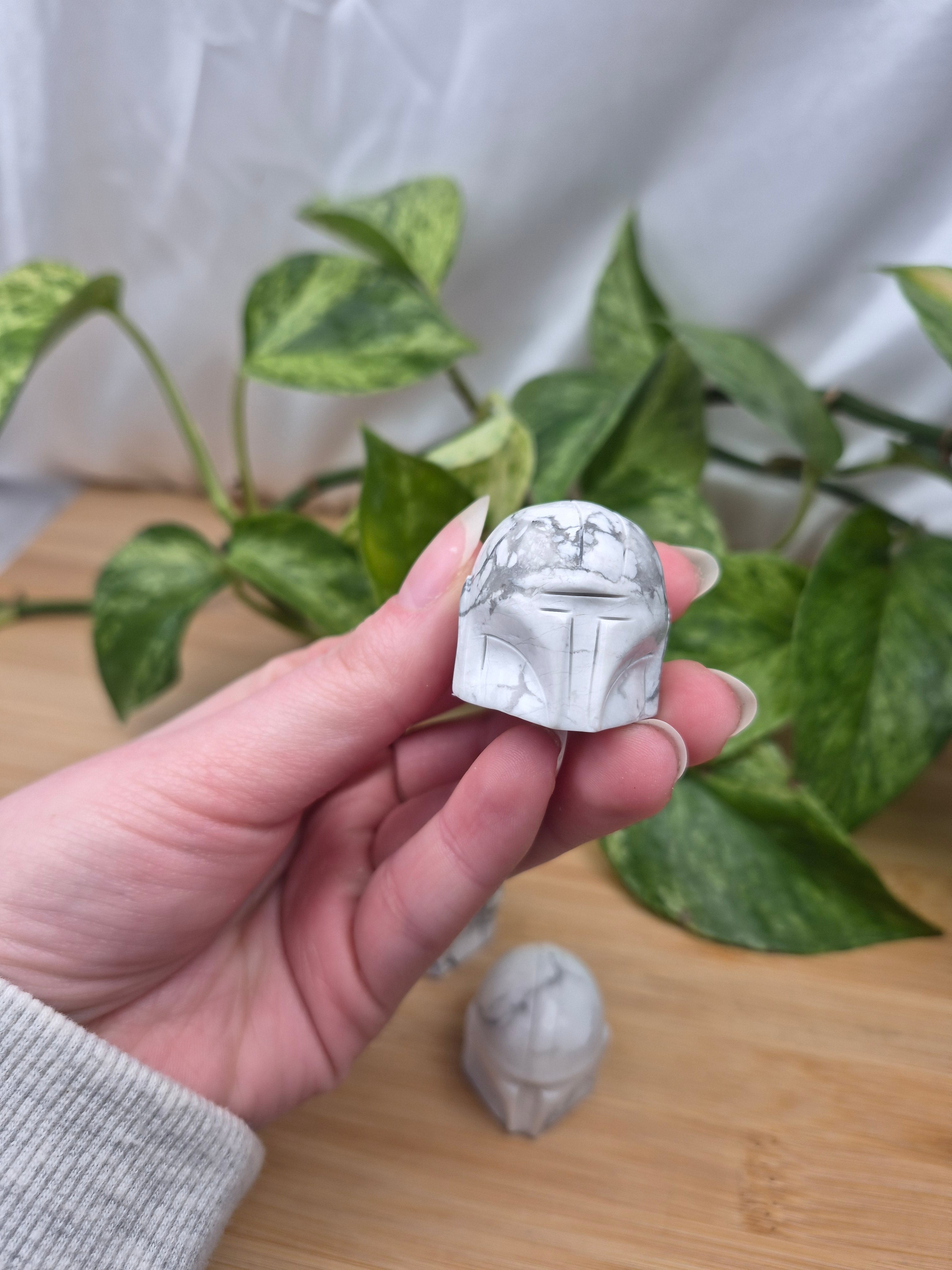 HOWLITE MANDO HELMET