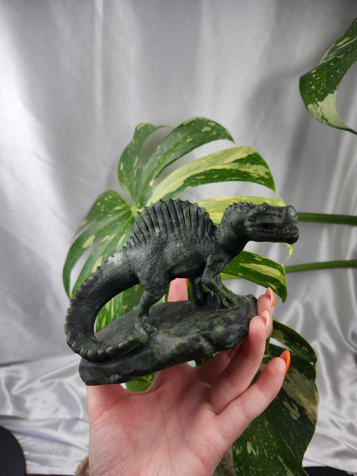 JADE SPINOSAURUS