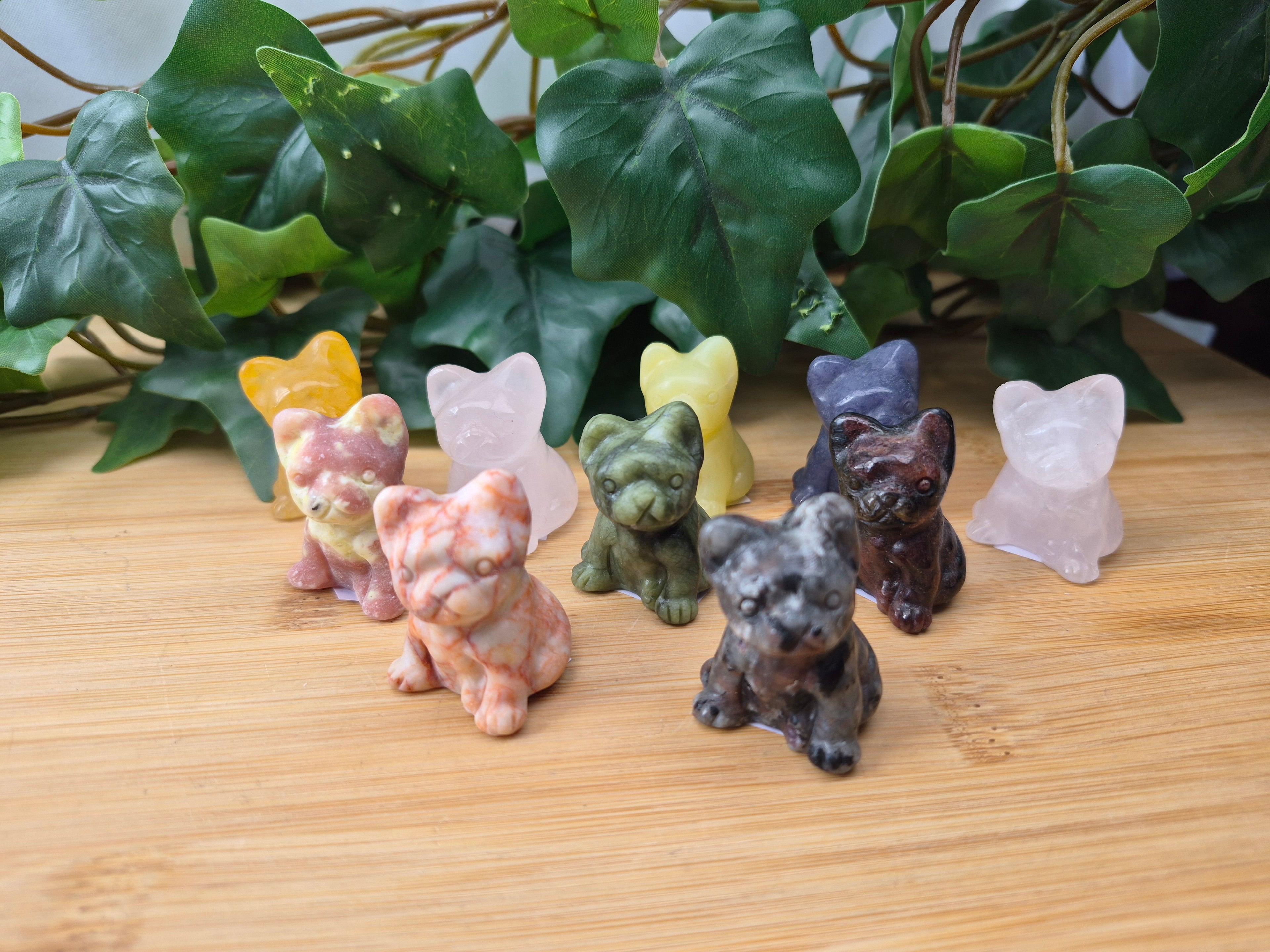 MIXED CRYSTAL SITTING DOG (Frenchie)