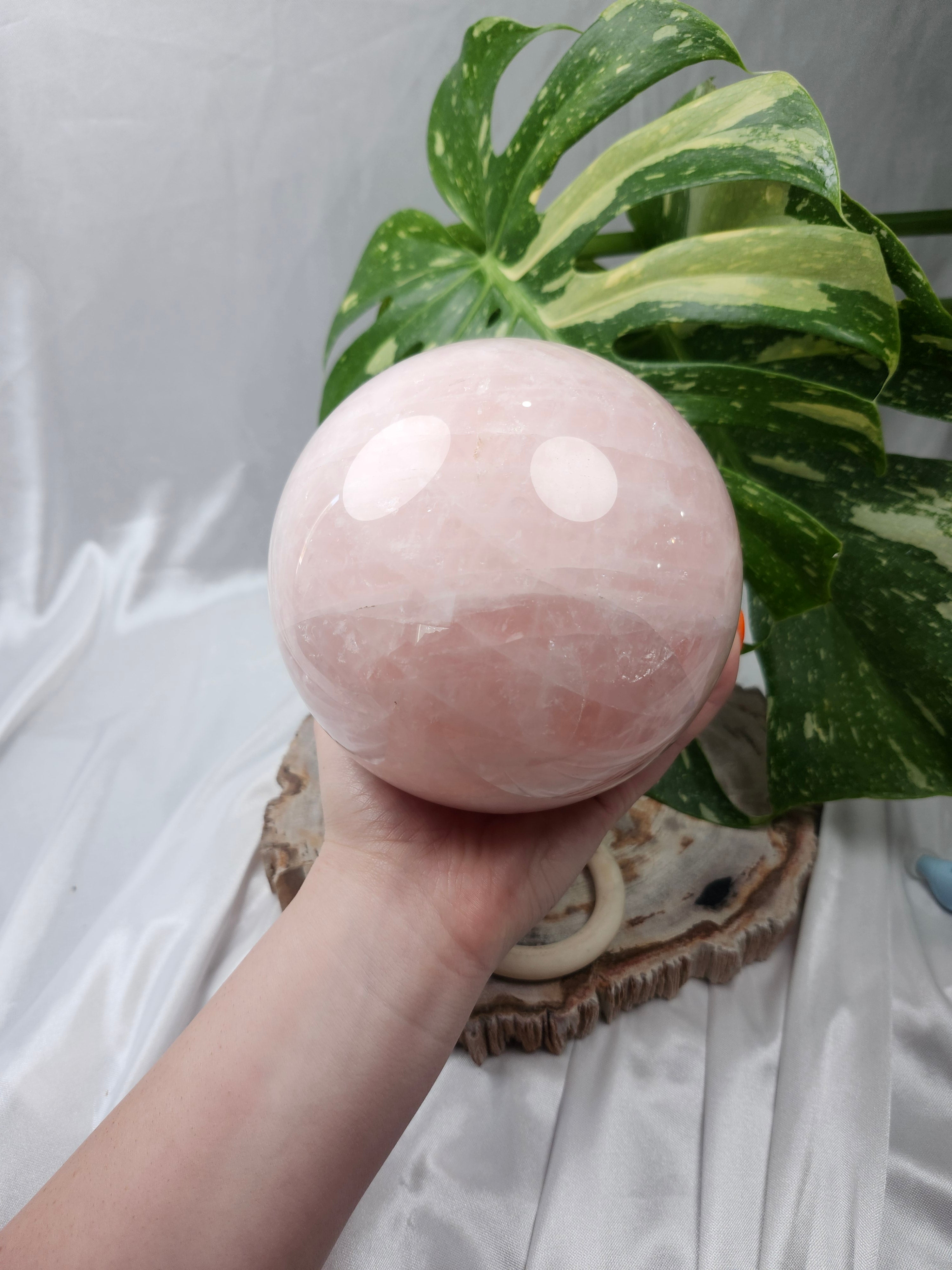 ROSE QUARTZ XL SPHERE 2.8kg