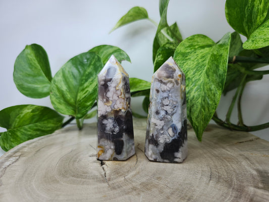 BLACK FLOWER AGATE TOWER