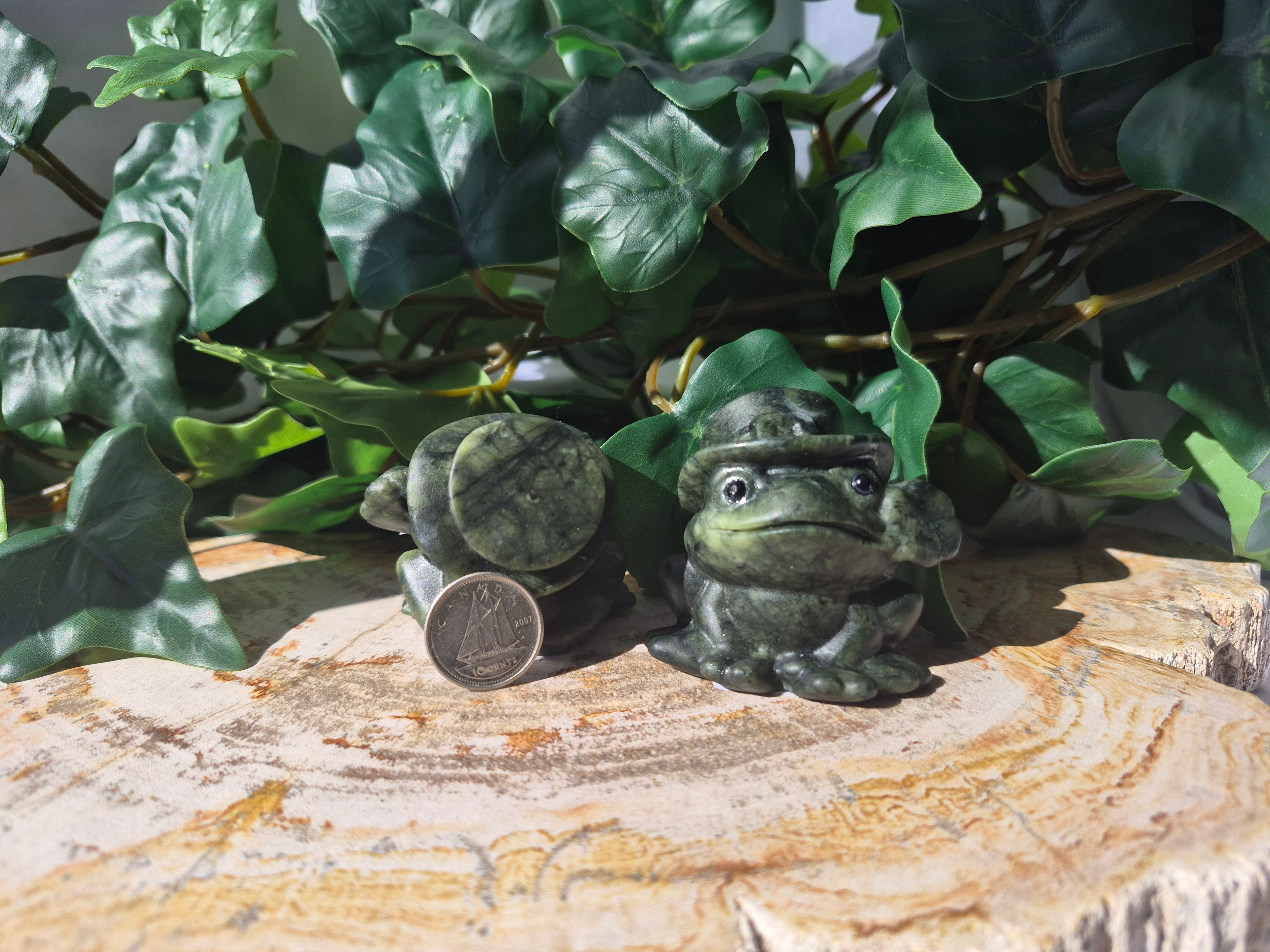 JADE SITTING FROG