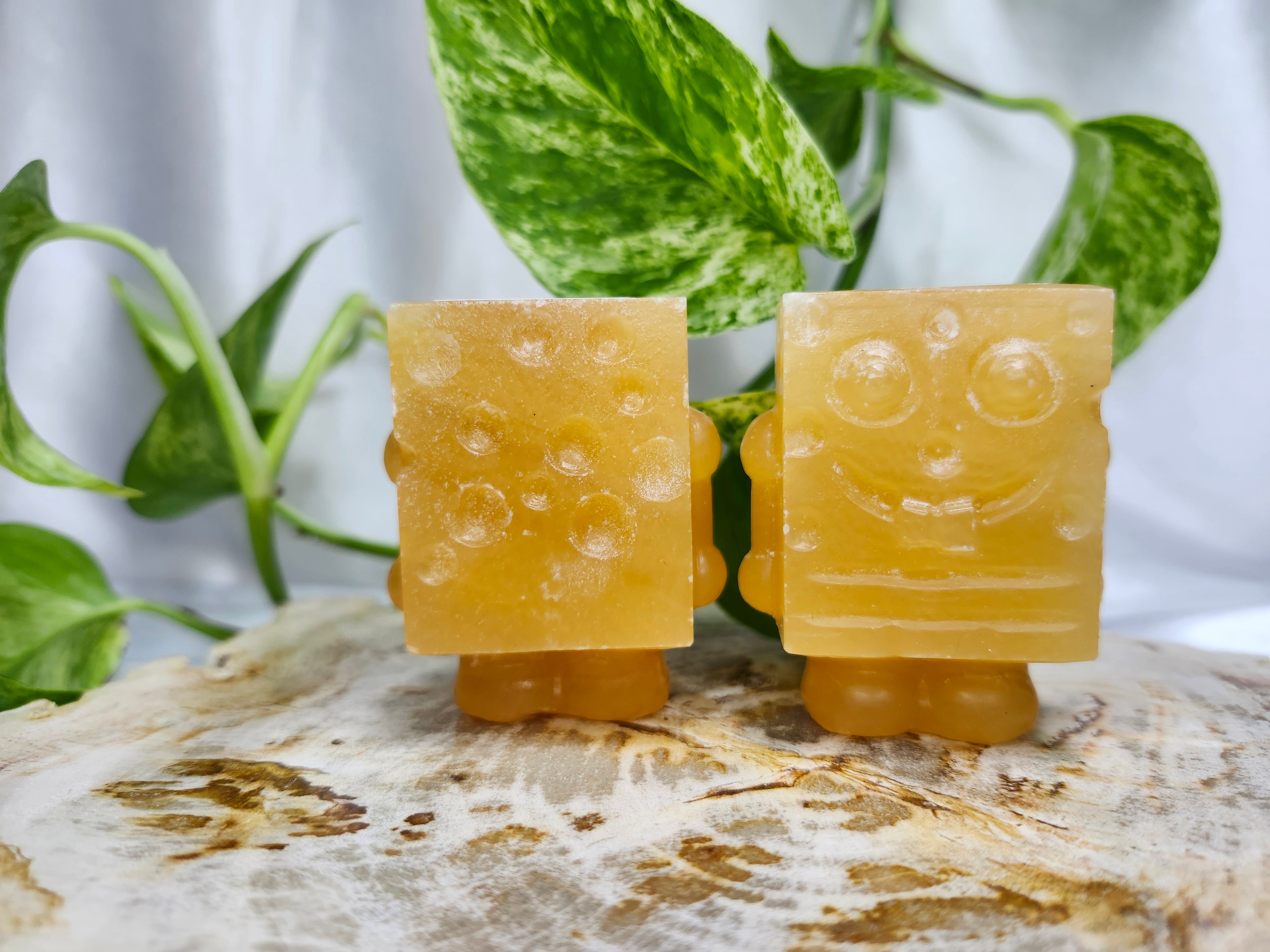 ORANGE CALCITE SPONGEBOB