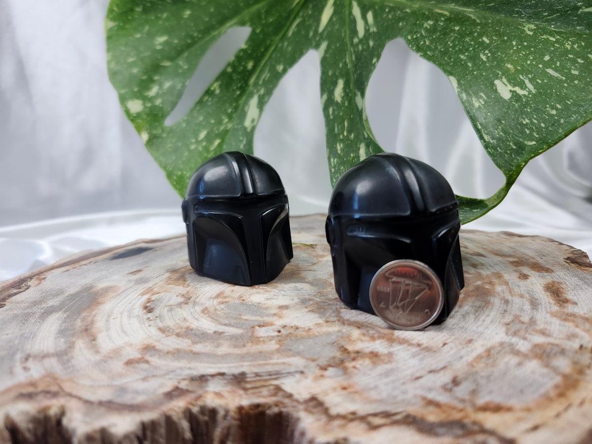 OBSIDIAN MANDALORIAN HELMET