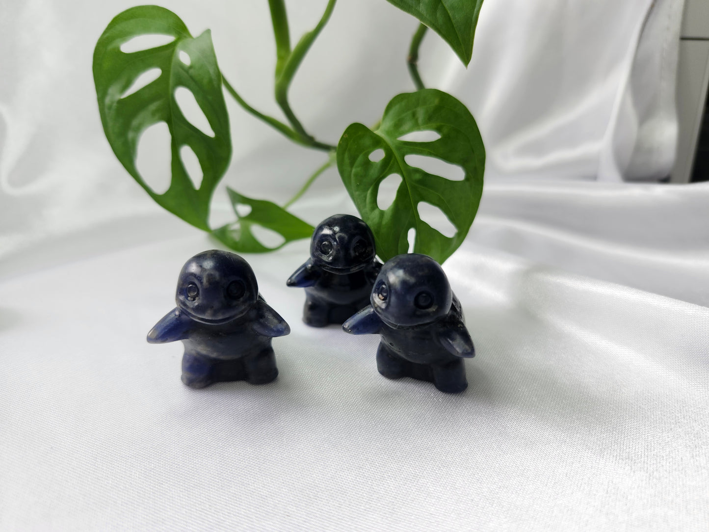 UV REACTIVE SODALITE SQUIRTLE