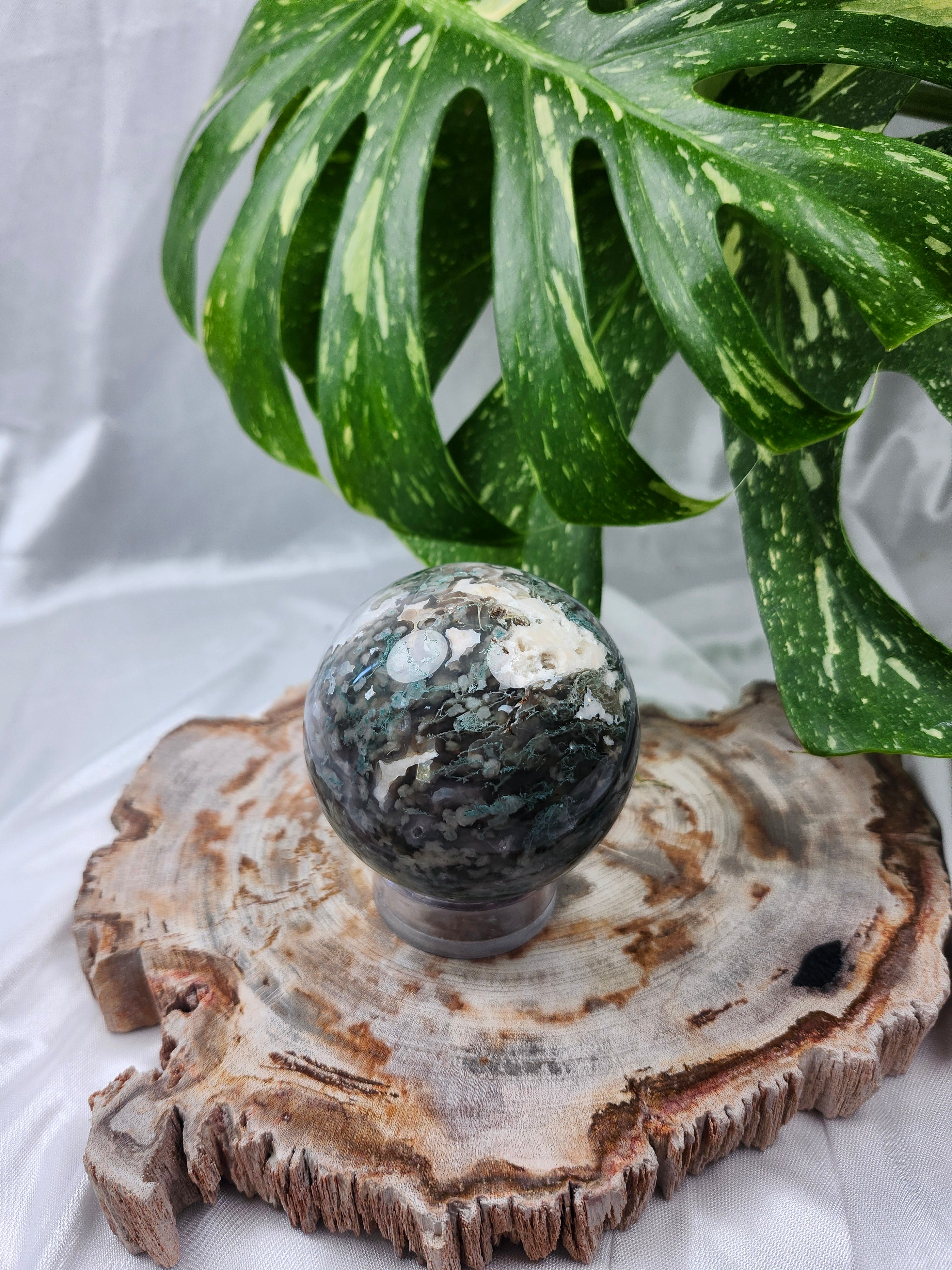 MOSS AGATE SPHERE 516g