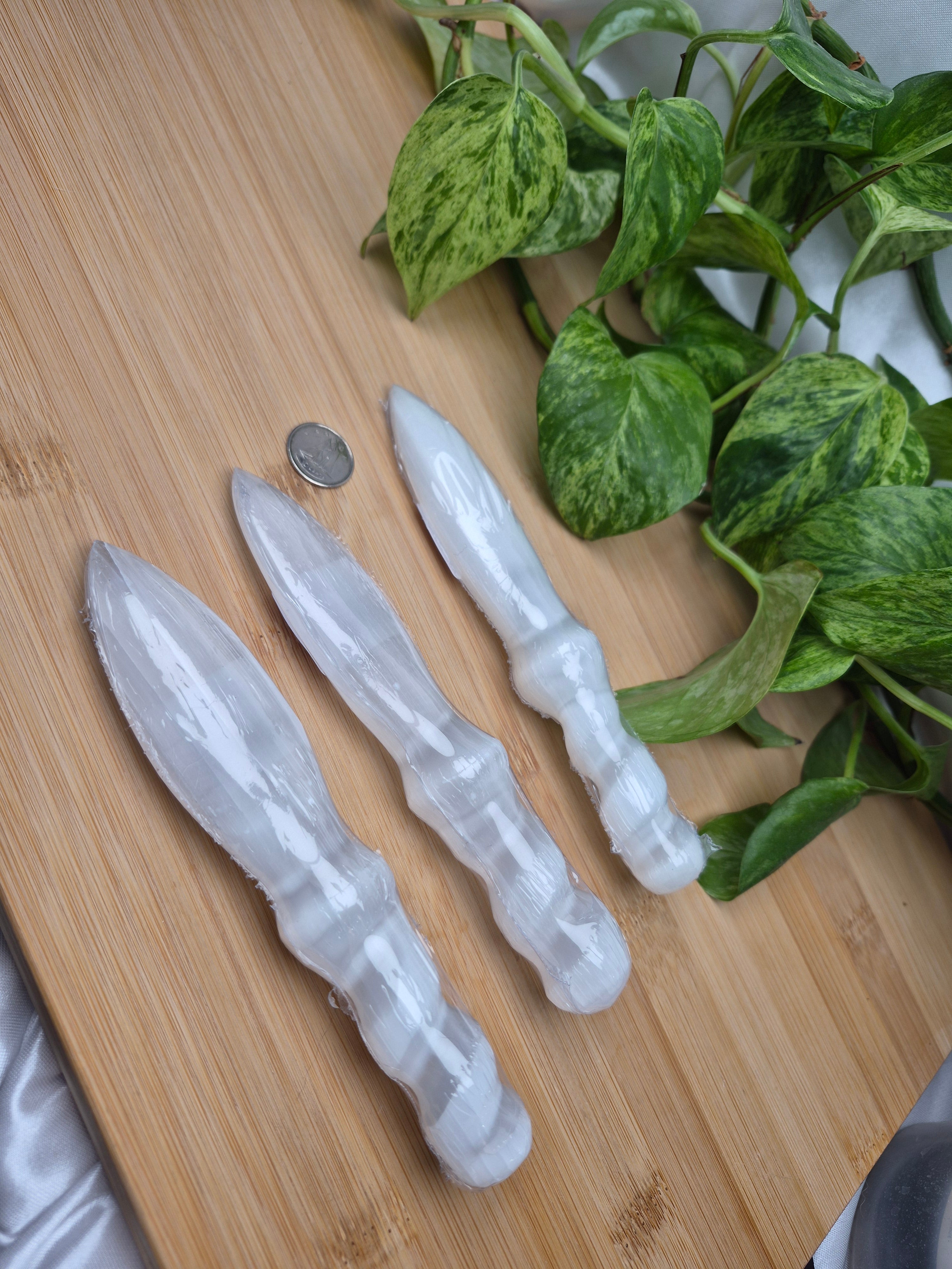 SELENITE DAGGER SM