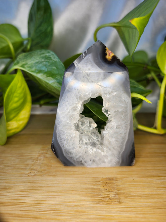 DRUZY AGATE TOWER